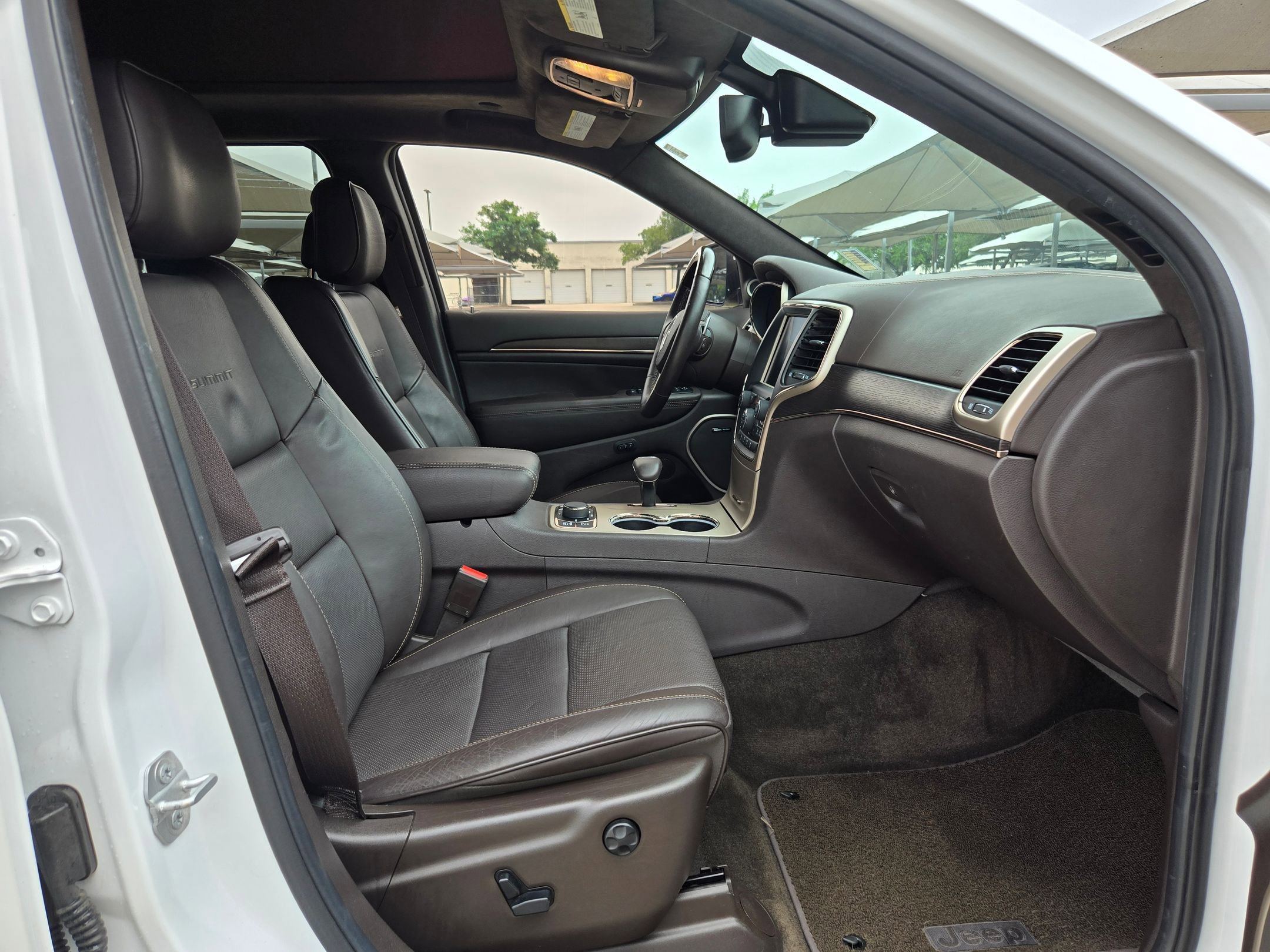 Used 2015 Jeep Grand Cherokee Summit w/ Platinum Series Group AWD/4WD image 27