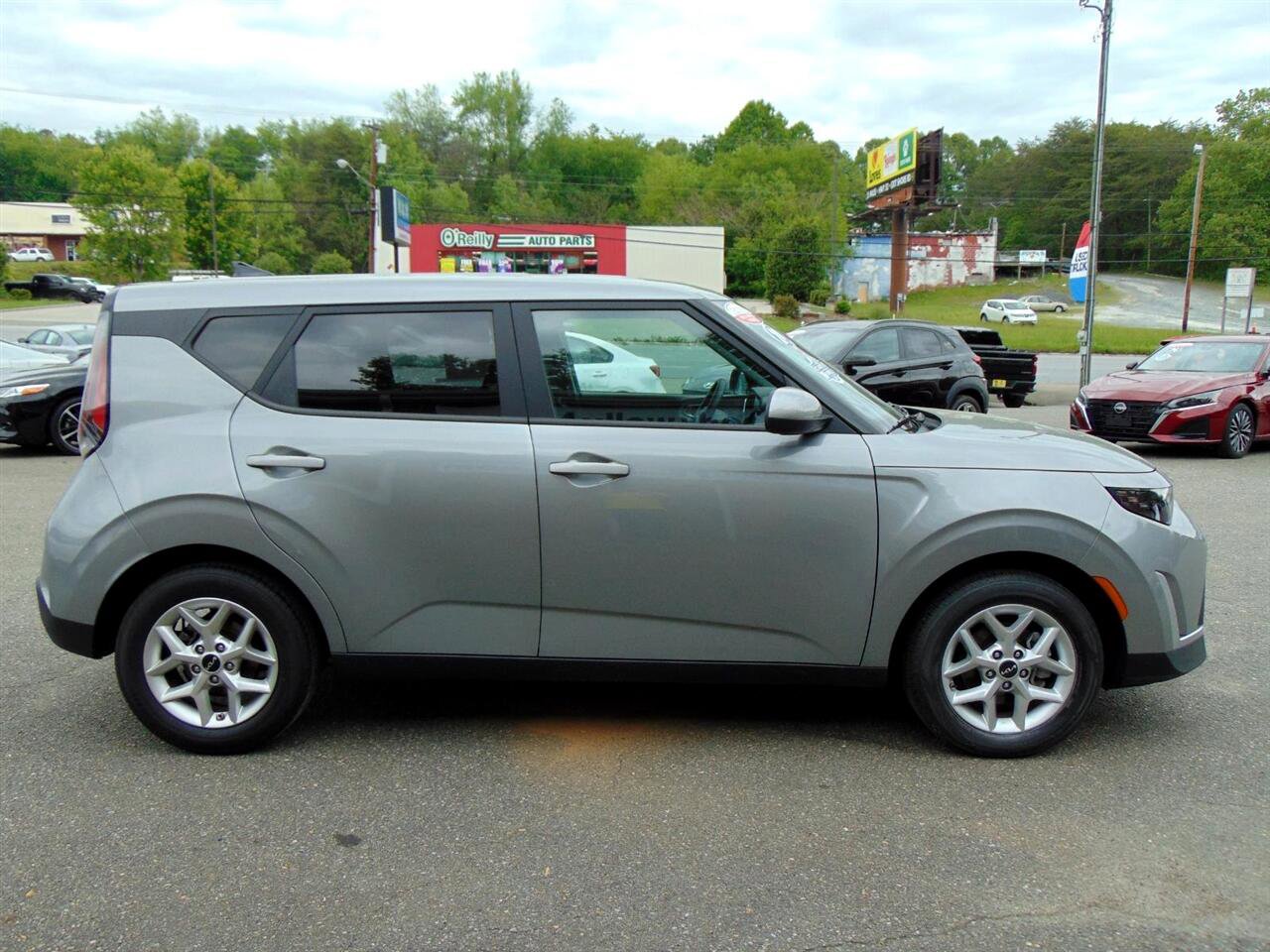 Used 2024 Kia Soul LX w/ Option Group 015 image 4