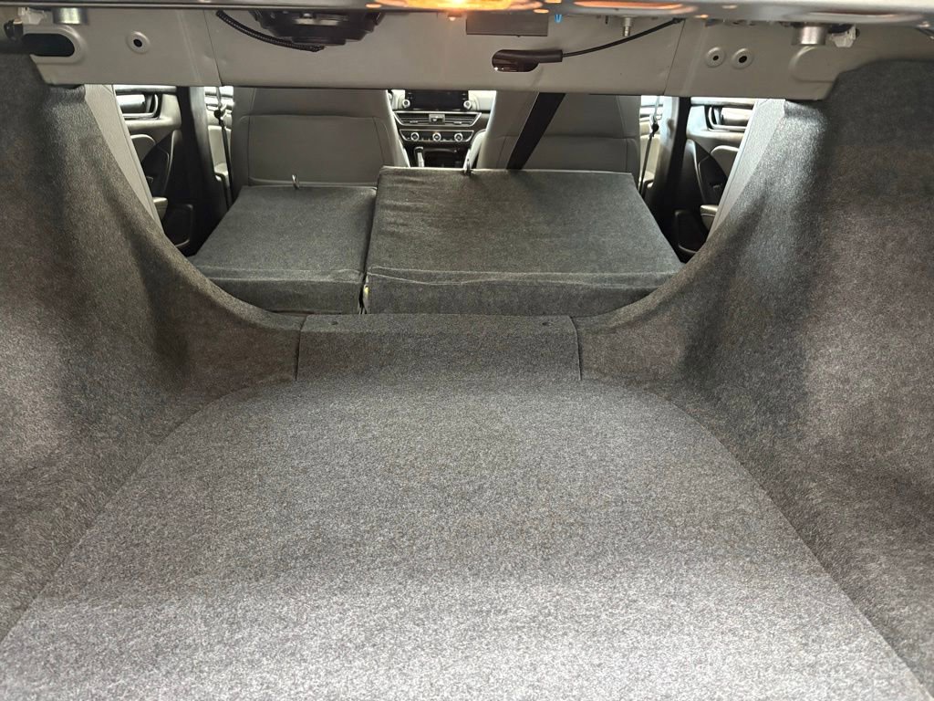Used 2018 Honda Accord EX-L image 11