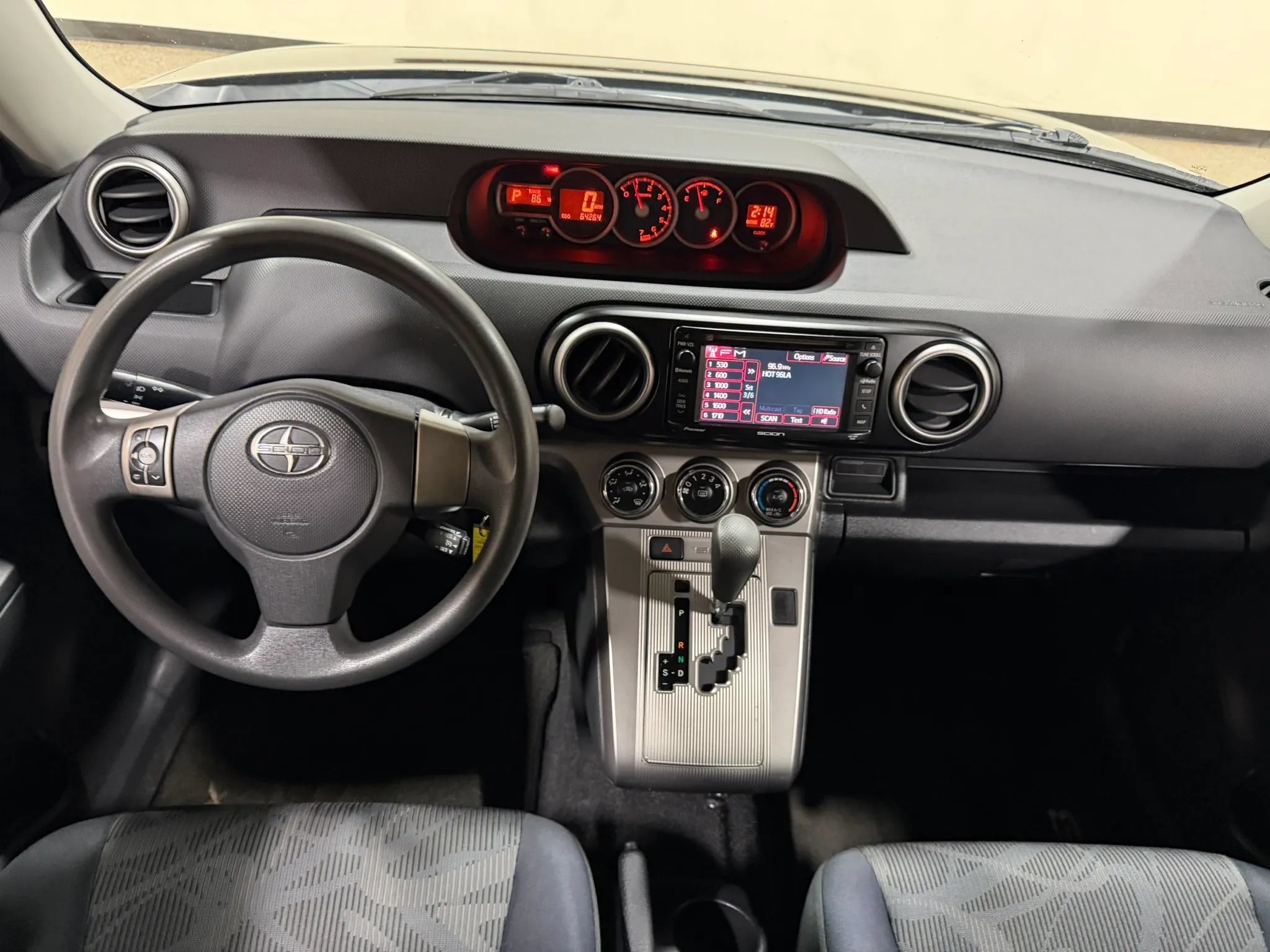 Used 2015 Scion xB FWD image 52