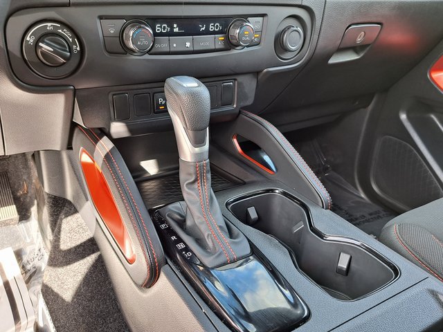 Used 2025 Nissan Frontier PRO-4X AWD/4WD image 16