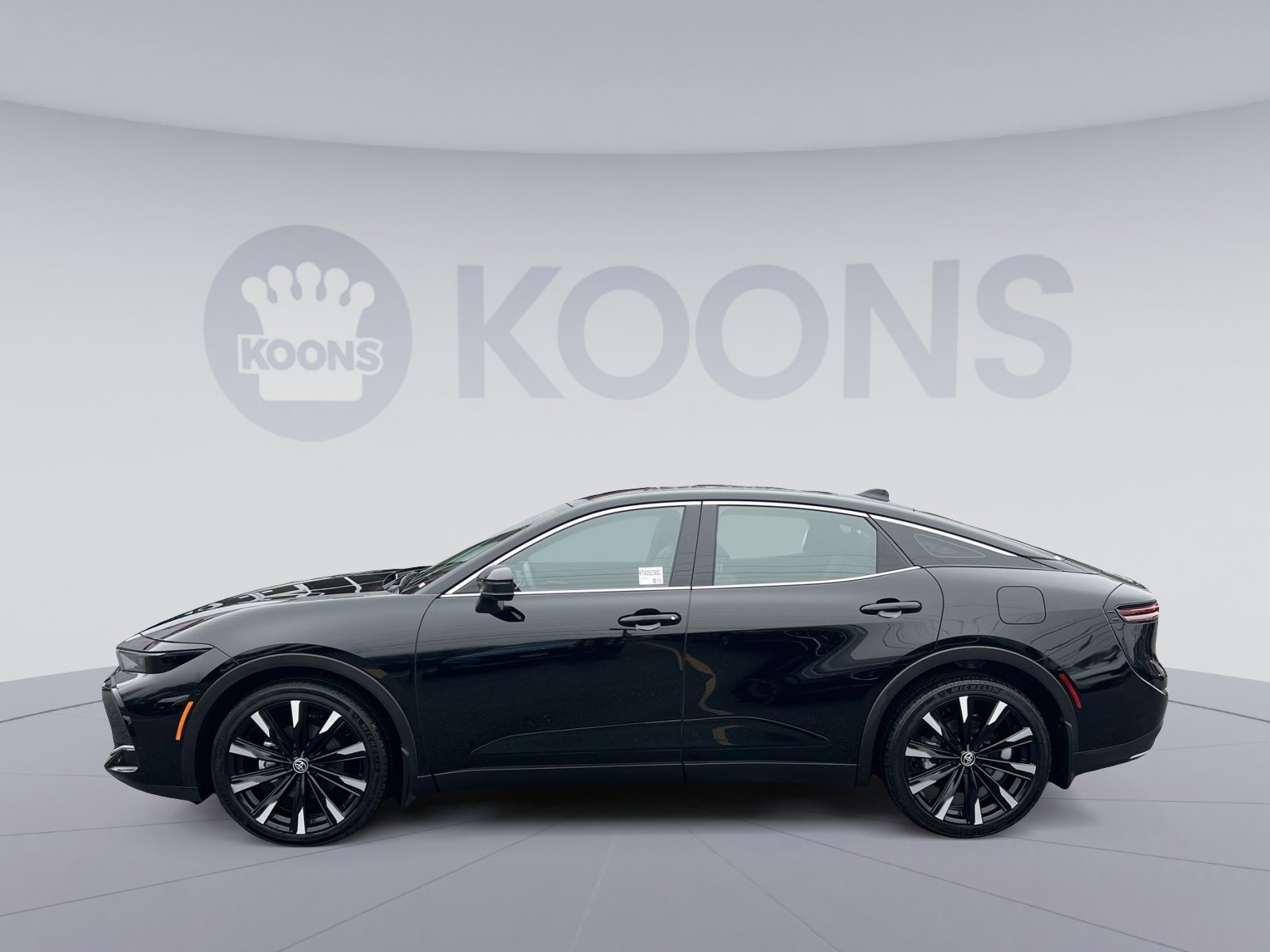 Used 2025 Toyota Crown Platinum image 2