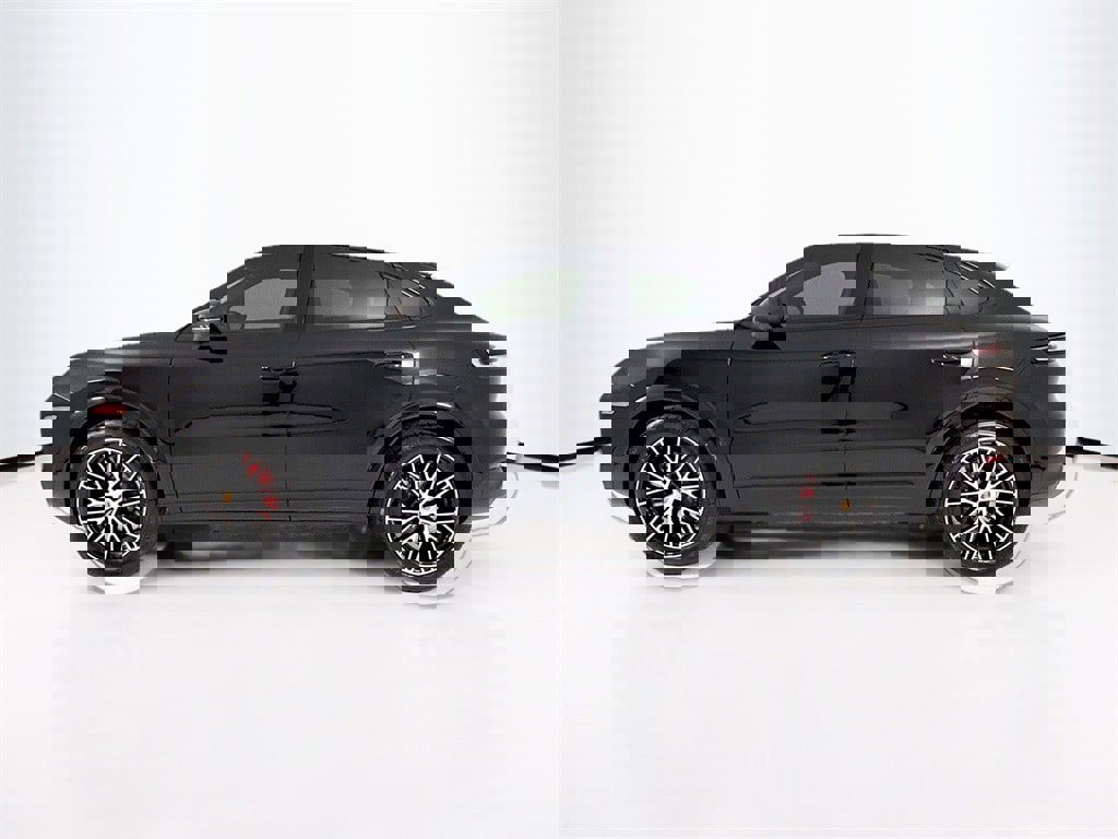 New 2026 Porsche Cayenne S image 2