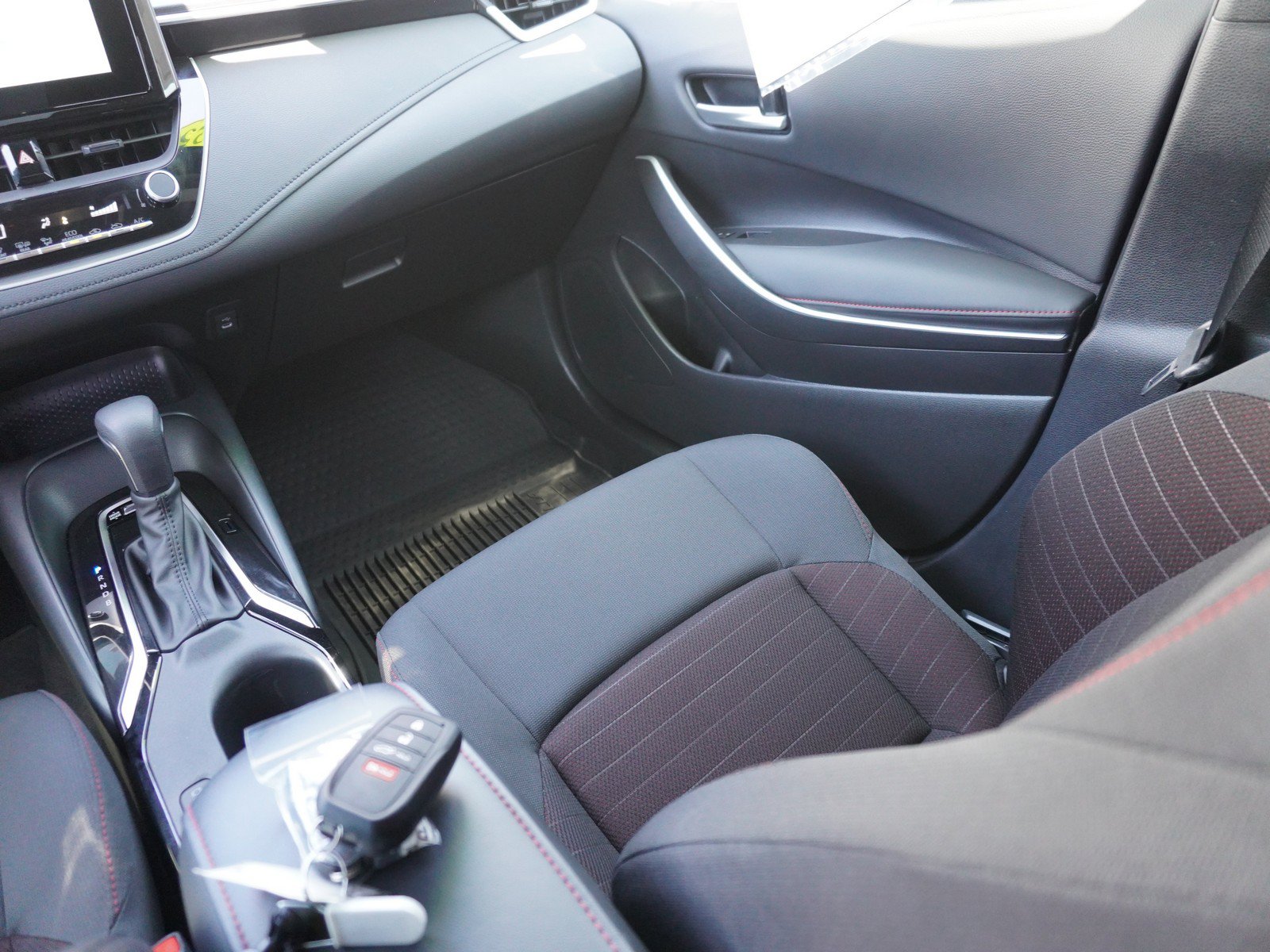 Used 2025 Toyota Corolla SE FWD image 15