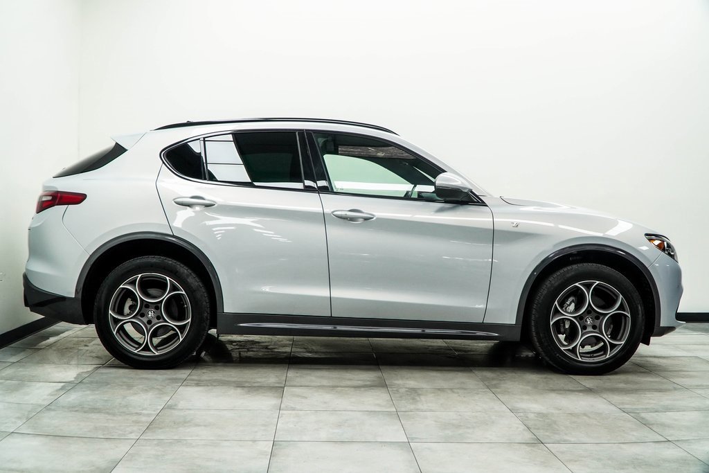 Used 2023 Alfa Romeo Stelvio Ti image 10