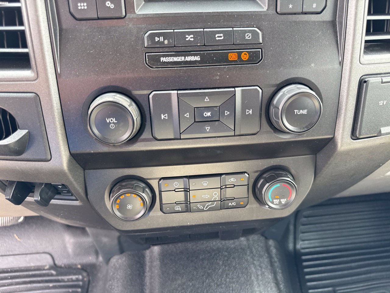Used 2022 Ford F250 XL w/ Power Equipment Group RWD image 23