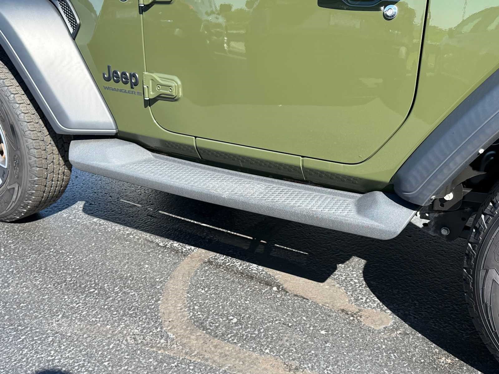 Used 2023 Jeep Wrangler Sport AWD/4WD image 11