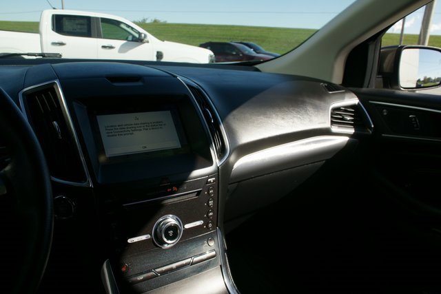 Used 2019 Ford Edge Titanium image 20