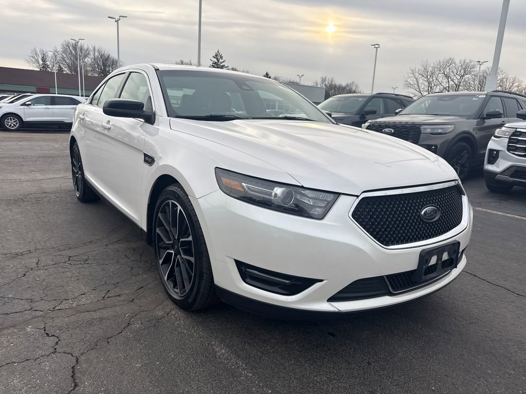 Used 2018 Ford Taurus SHO image 6