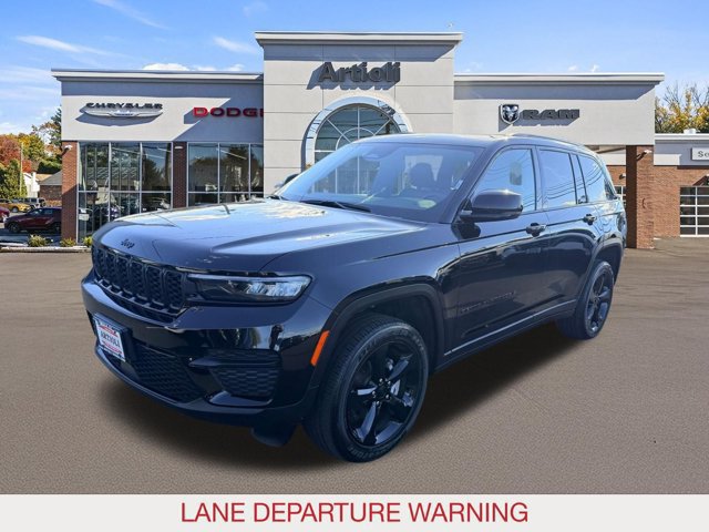 Certified 2024 Jeep Grand Cherokee Altitude AWD/4WD image 4