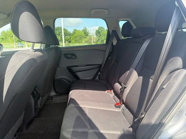 Used 2023 Nissan Rogue S FWD image 12