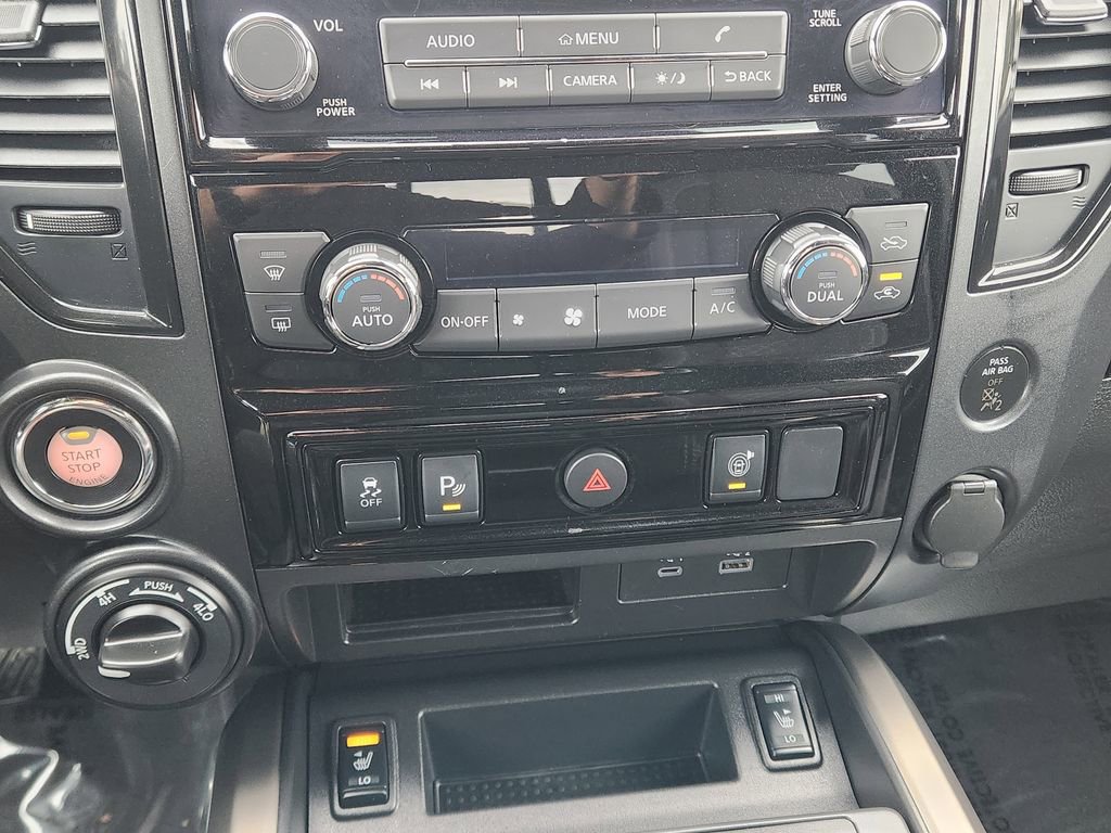 Used 2024 Nissan Titan SV w/ SV Bronze Edition Package image 22