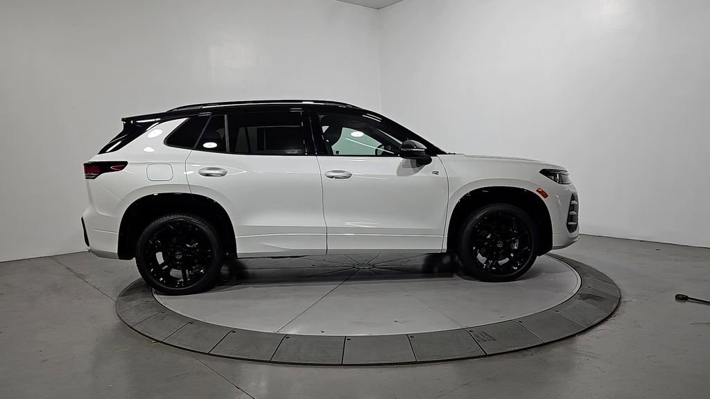 New 2026 Volkswagen Tiguan SE R-Line image 6