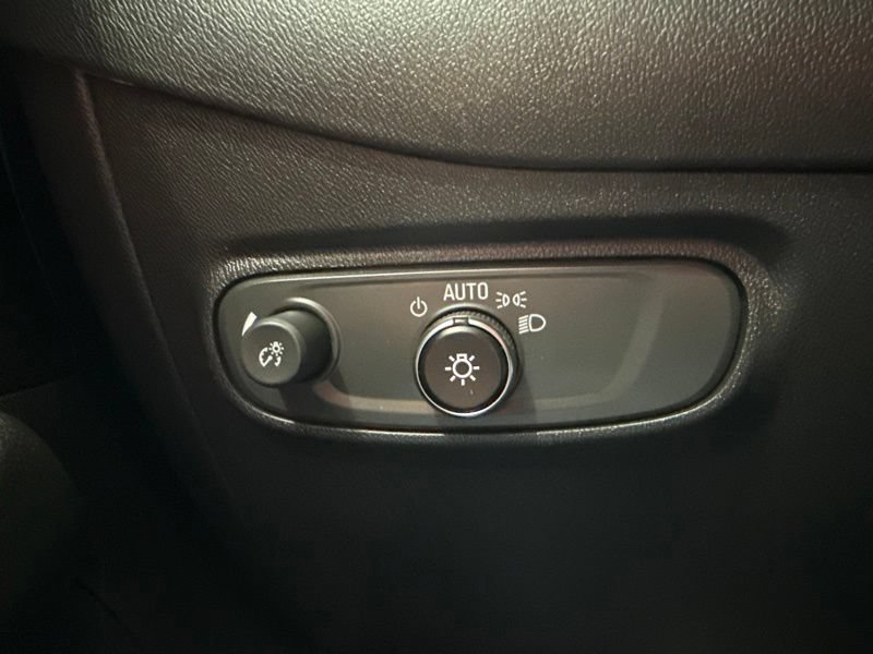 Used 2023 Chevrolet Equinox LT AWD/4WD image 24