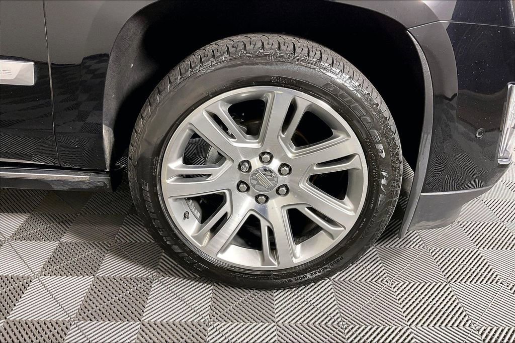 Used 2017 Cadillac Escalade Premium Luxury image 11