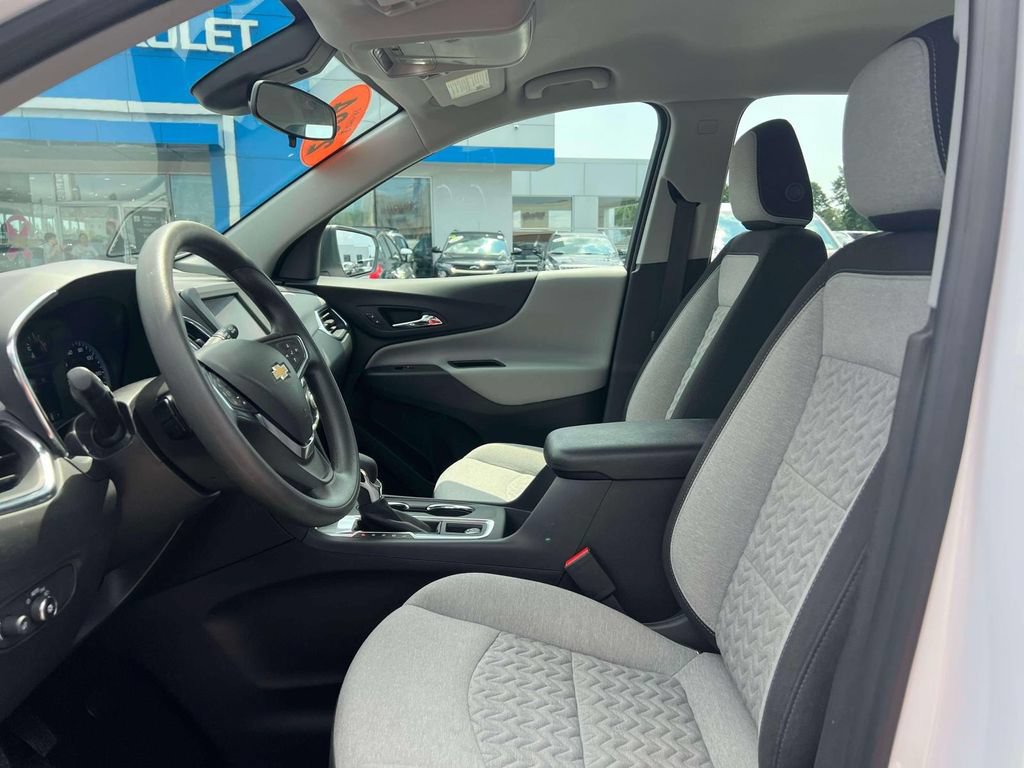 Used 2024 Chevrolet Equinox LS w/ Driver Confidence II Package FWD image 17