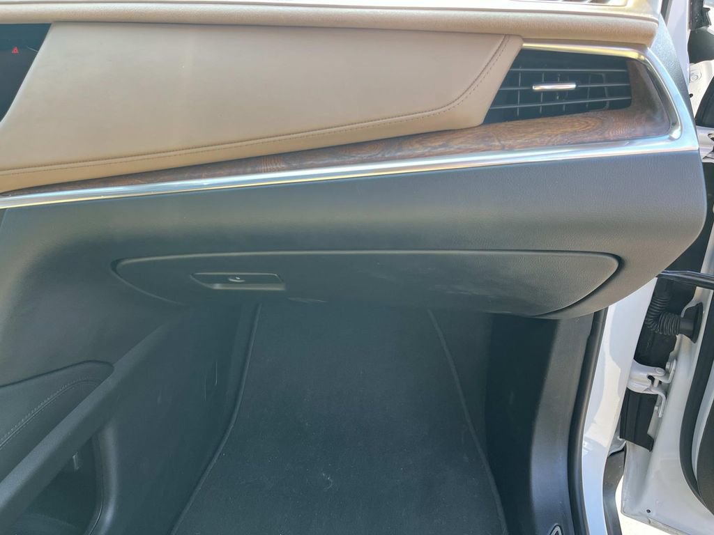 Used 2021 Cadillac XT5 Premium Luxury w/ Platinum Package FWD image 28