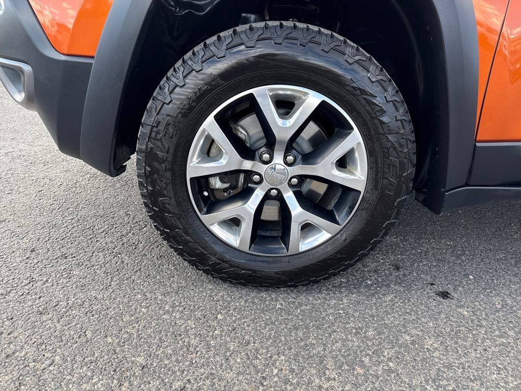 Used 2015 Jeep Cherokee Trailhawk w/ Leather Interior Group image 26