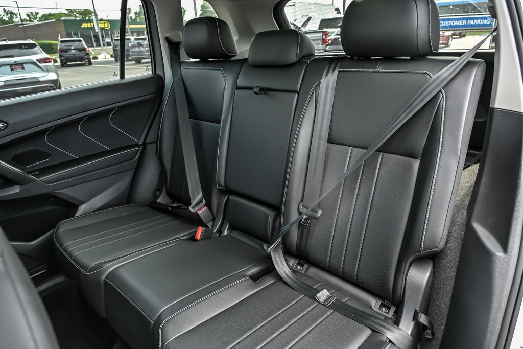 Used 2022 Volkswagen Tiguan SE AWD/4WD image 17