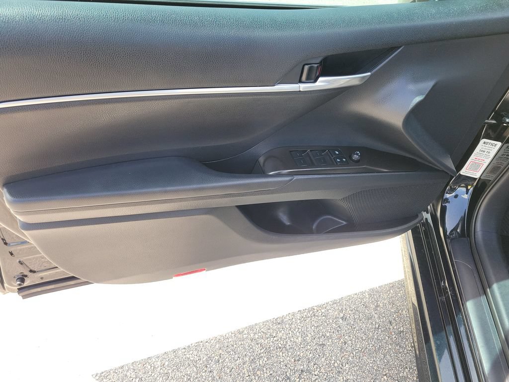 Used 2021 Toyota Camry SE FWD image 20