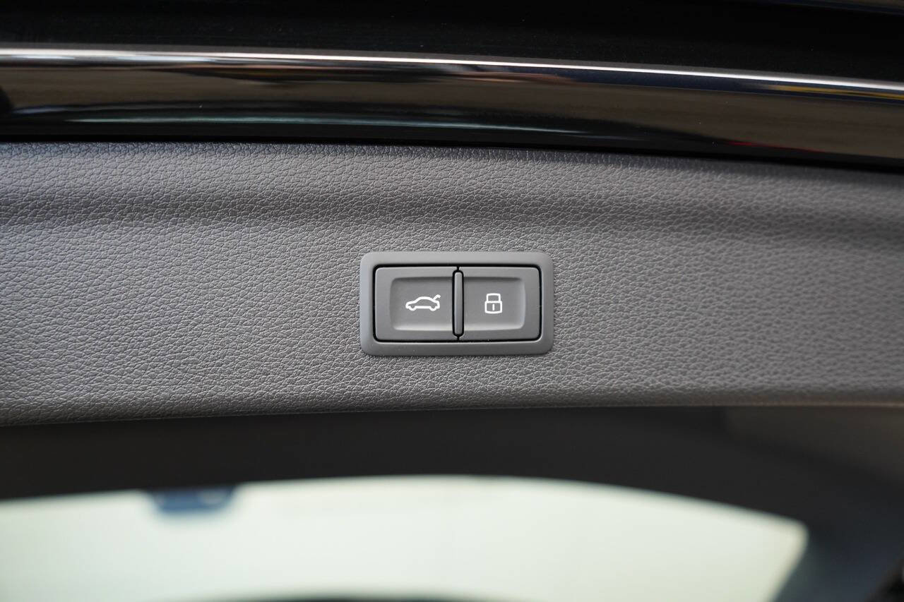 Used 2024 Audi Q3 2.0T Premium Plus w/ Premium Plus Package image 75