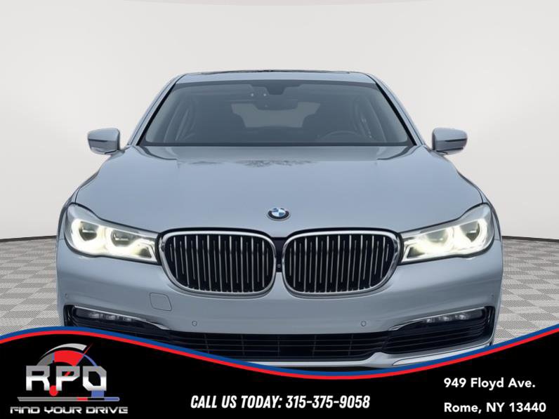 Used 2017 BMW 750i xDrive image 8