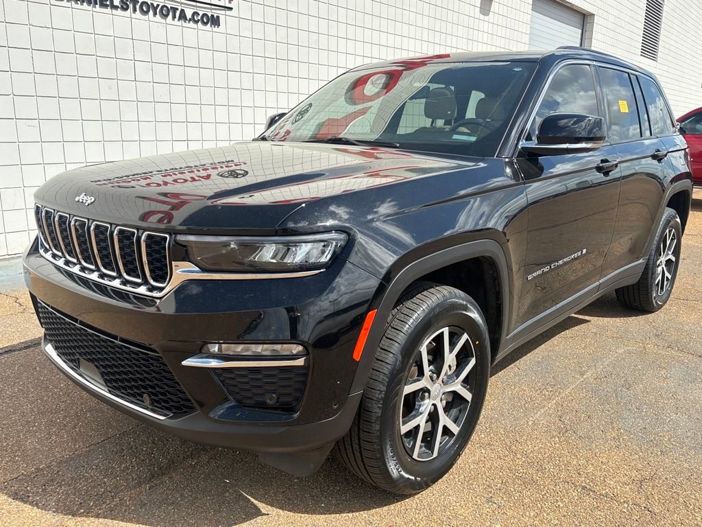 Used 2024 Jeep Grand Cherokee Limited w/ Luxury Tech Group II