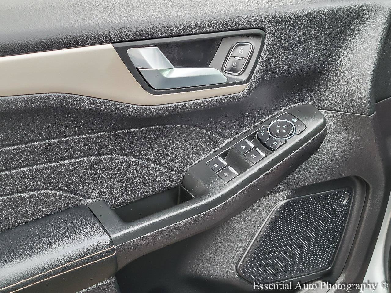 Used 2022 Ford Escape SEL FWD image 13