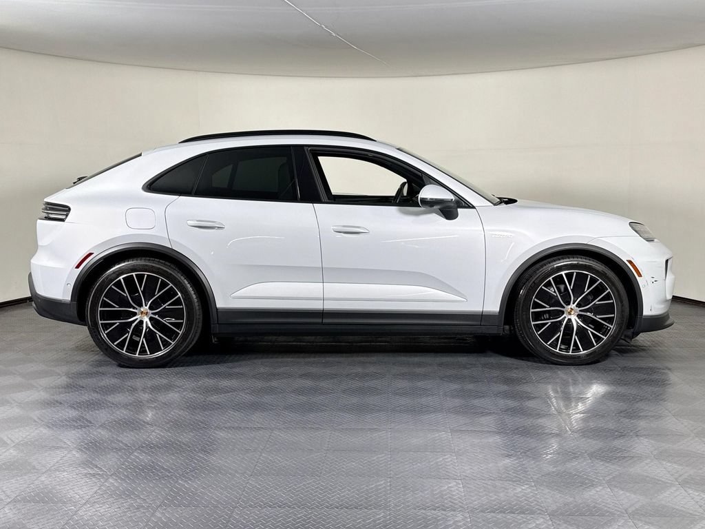Certified 2024 Porsche Macan 4 Electric AWD/4WD image 8