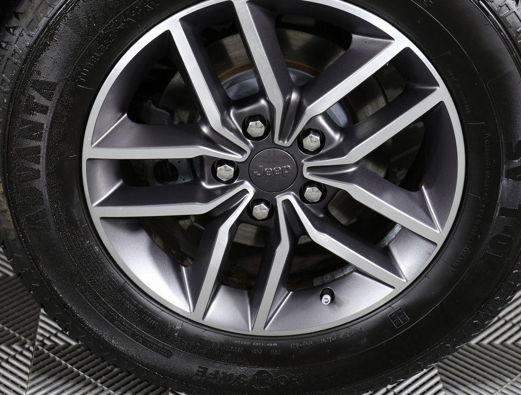 Used 2020 Jeep Grand Cherokee Limited w/ Luxury Group II image 7