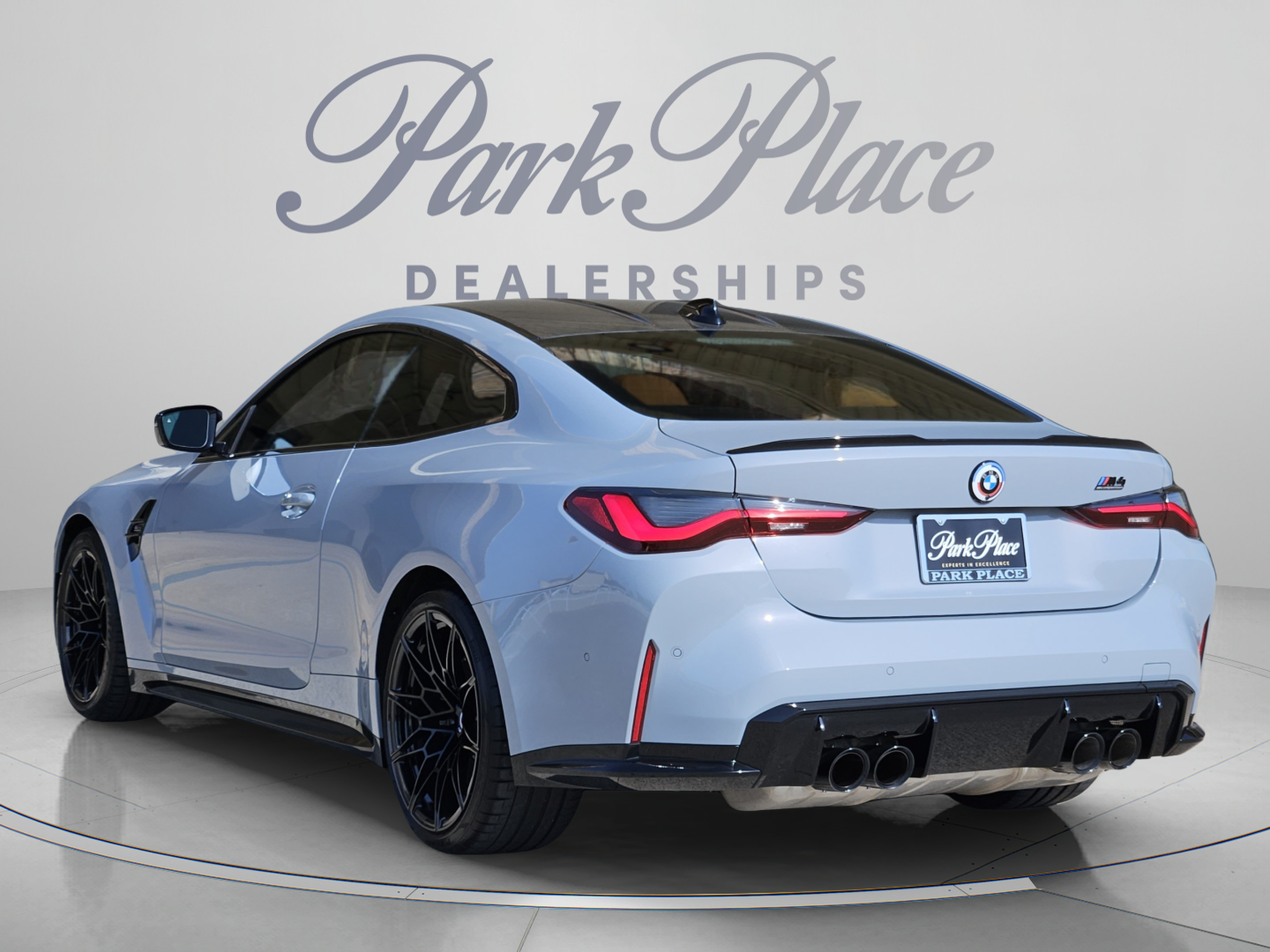 Used 2023 BMW M4 Competition RWD image 3