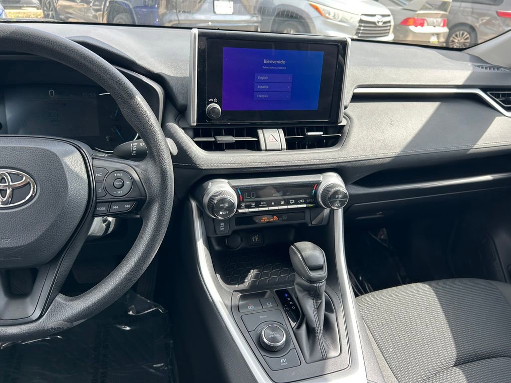 Used 2024 Toyota RAV4 LE AWD/4WD image 18