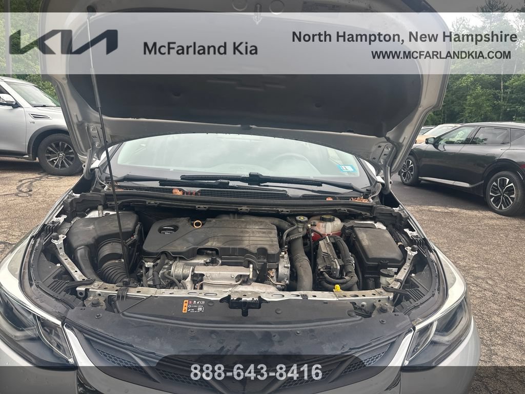 Used 2019 Chevrolet Cruze LT w/ Convenience Package FWD image 14