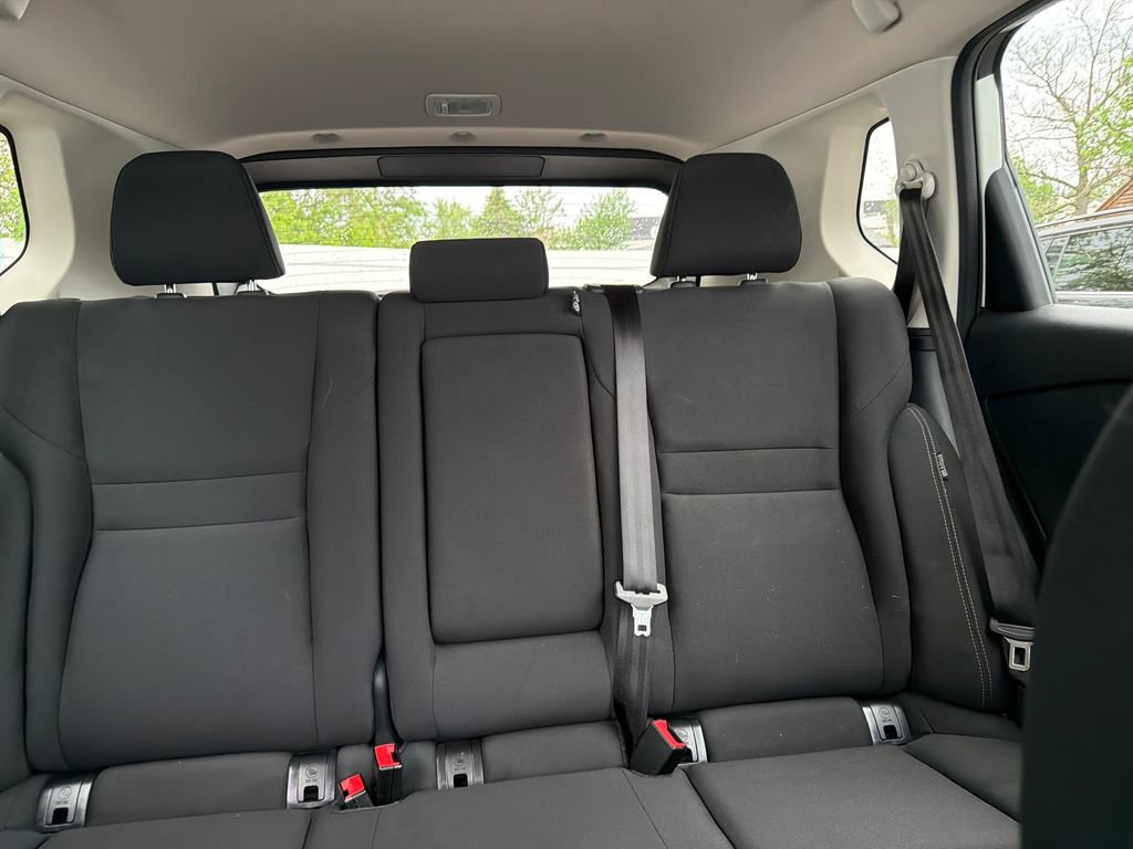 Used 2025 Nissan Rogue S FWD image 50