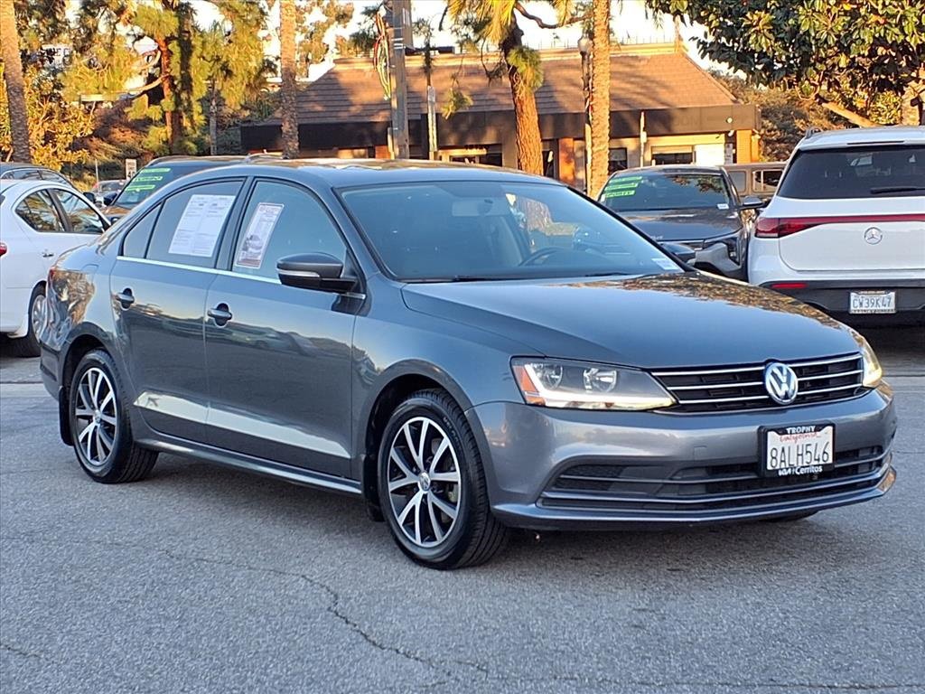 Used 2017 Volkswagen Jetta SE image 7