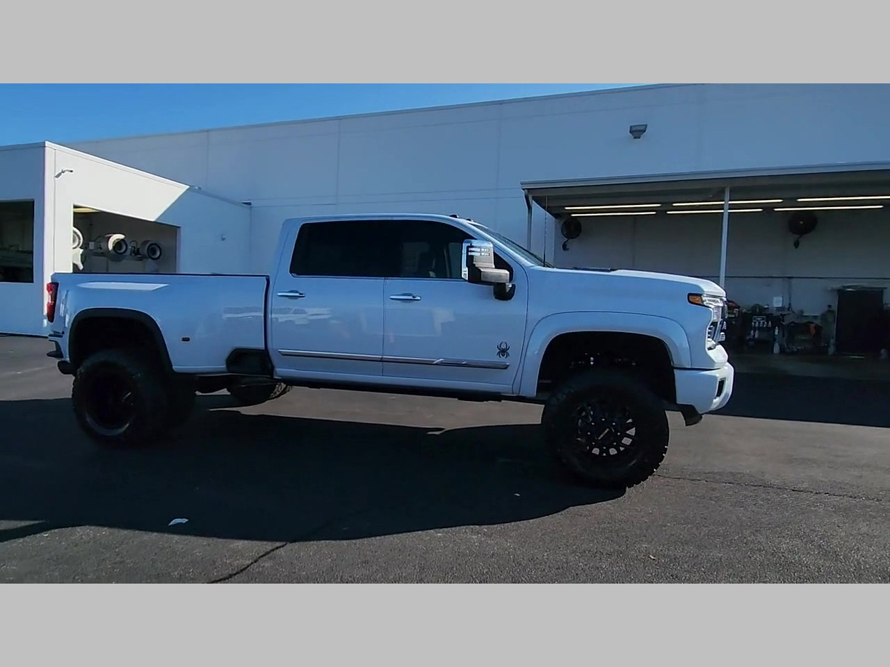 New 2026 Chevrolet Silverado 3500 High Country w/ High Country Premium Package image 31