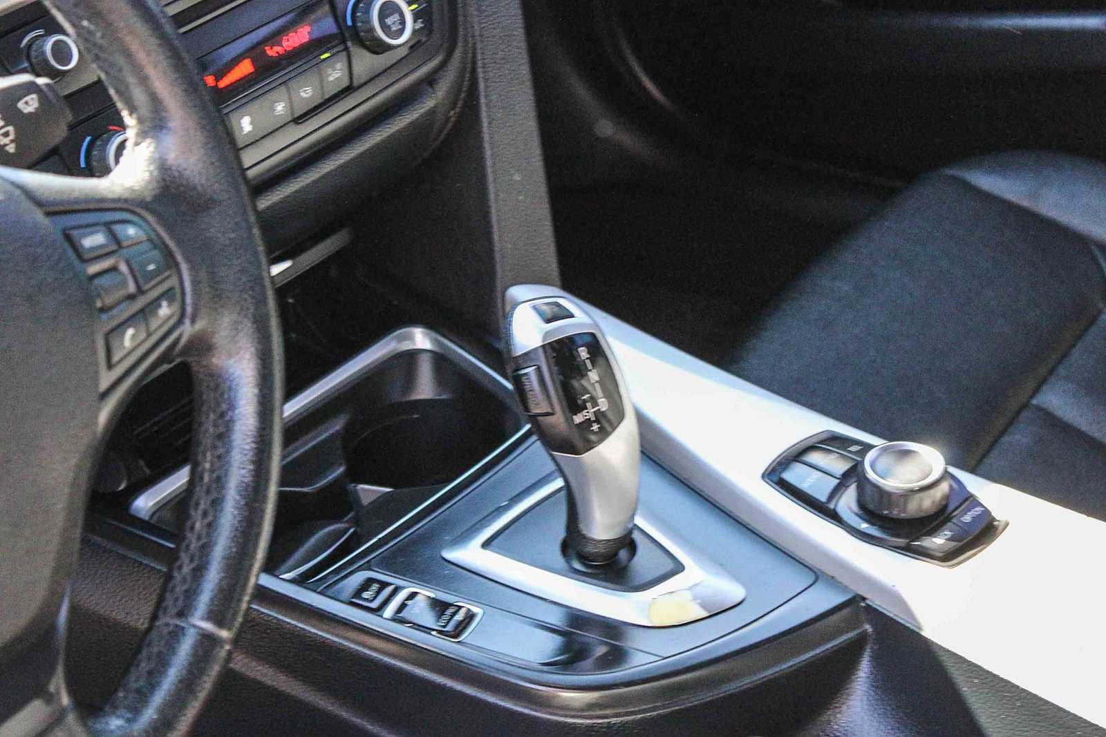 Used 2015 BMW 320i Sedan image 22