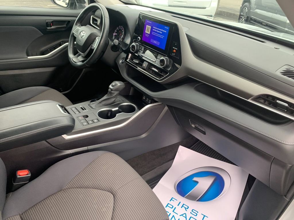 Used 2023 Toyota Highlander LE image 18