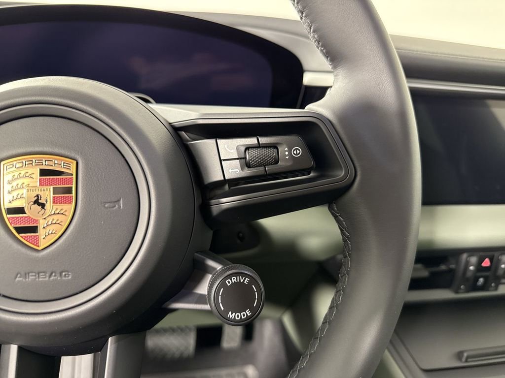 New 2026 Porsche Macan 4 Electric AWD/4WD image 39