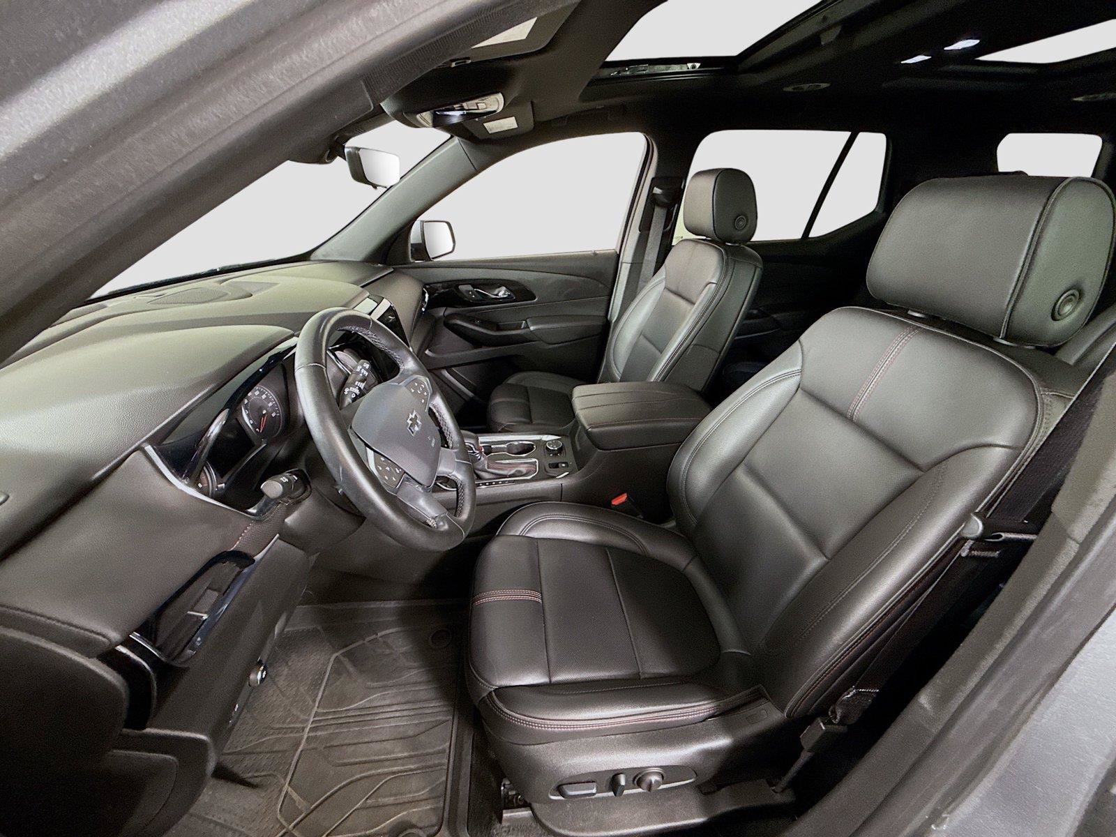 Used 2023 Chevrolet Traverse RS AWD/4WD image 16