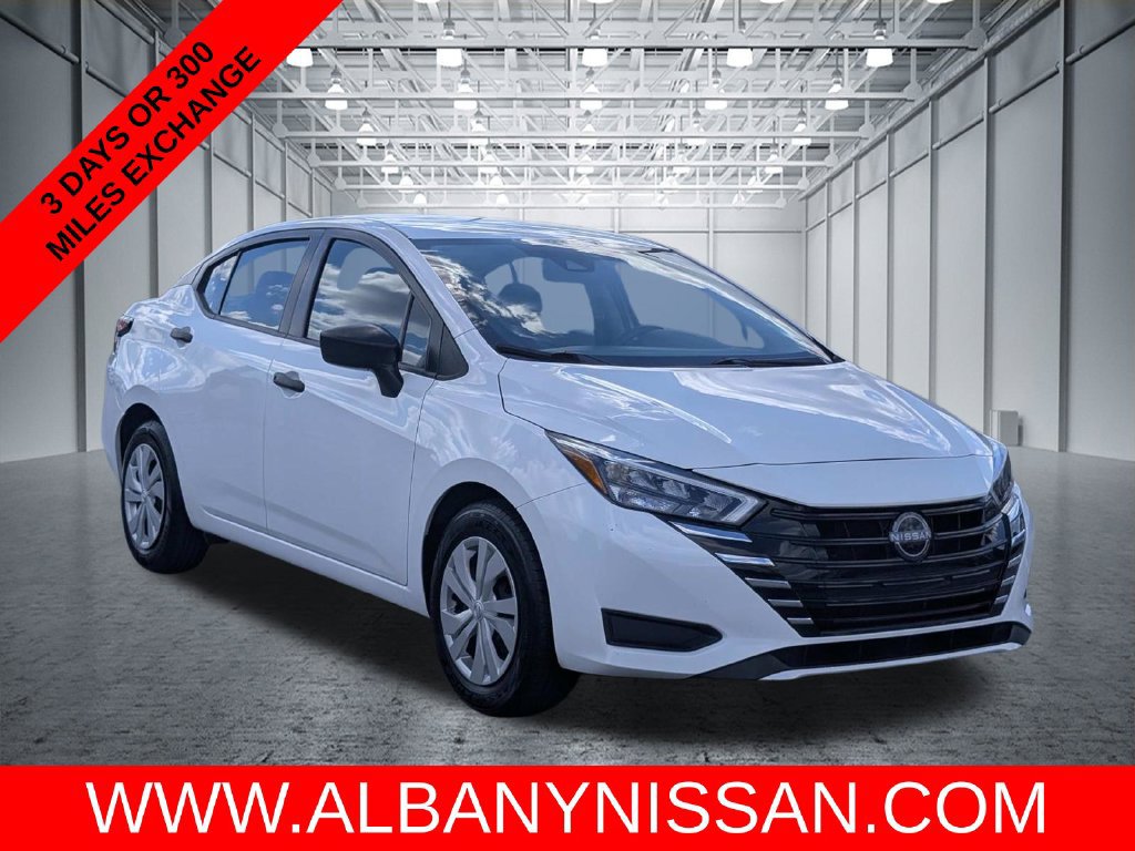 Used 2025 Nissan Versa S FWD image 1