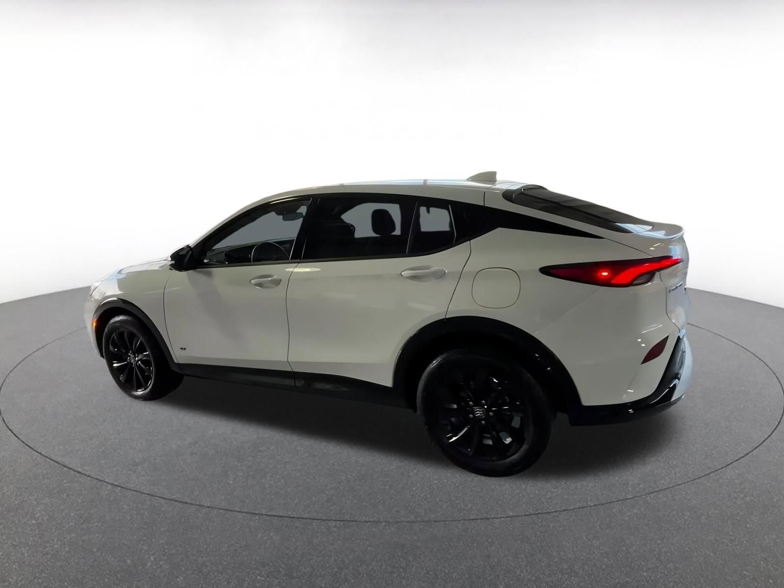 Used 2025 Buick Envista Sport Touring image 8