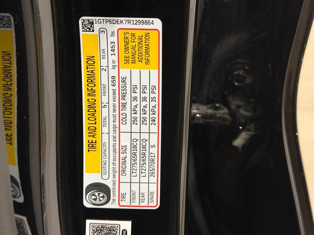 Used 2024 GMC Canyon AT4 w/ AT4 Premium Package image 32