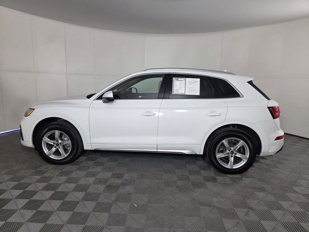Used 2021 Audi Q5 Premium w/ Convenience Package image 9
