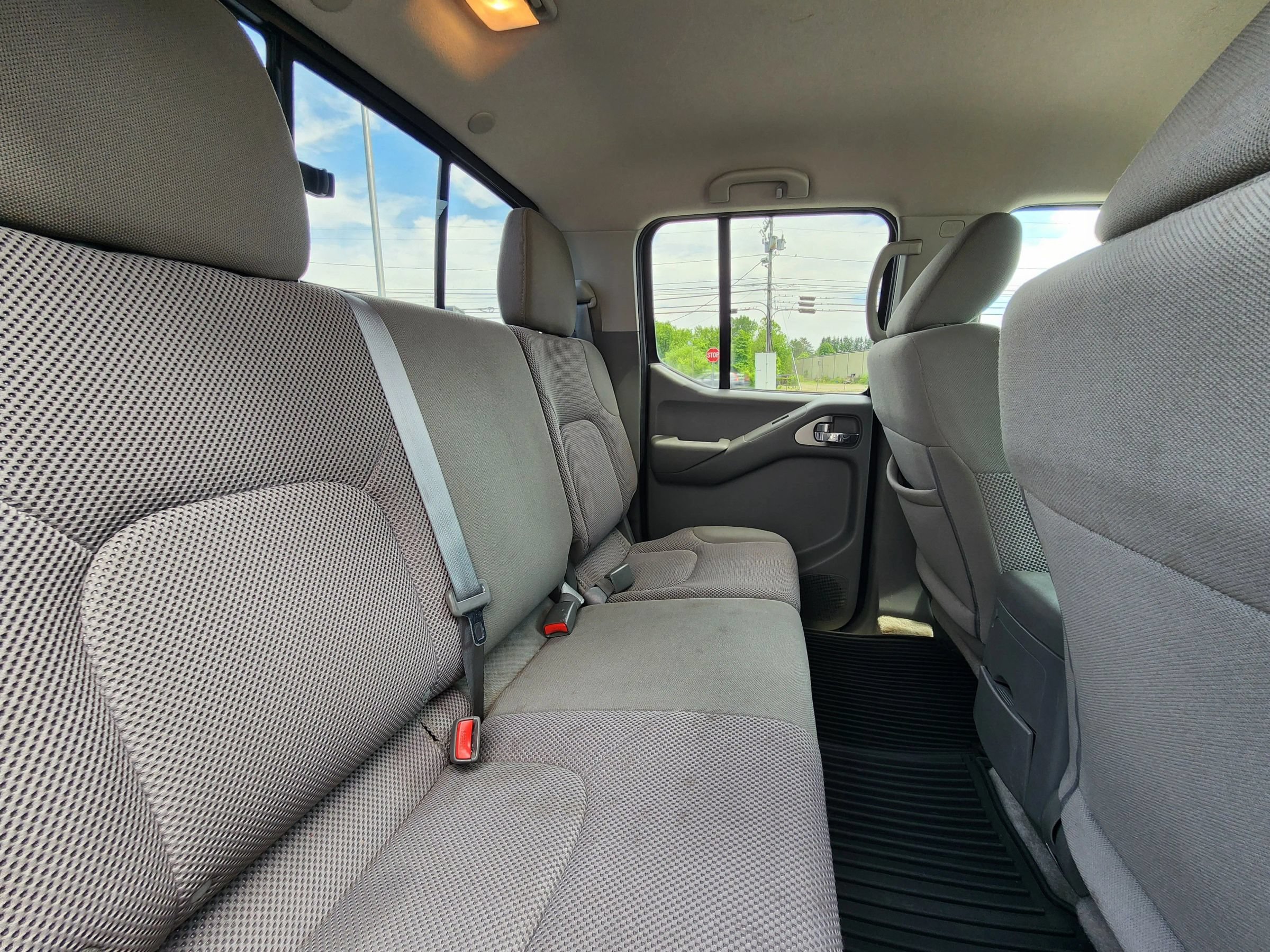 Used 2018 Nissan Frontier SV w/ Value Truck Package AWD/4WD image 45