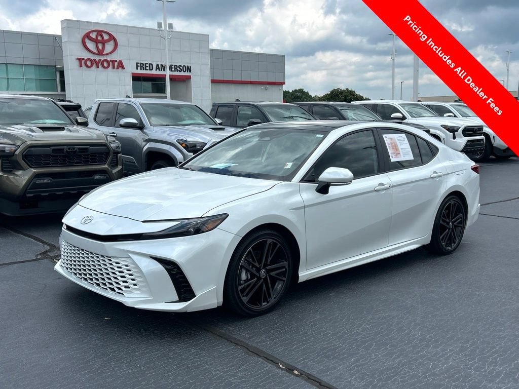 Used 2025 Toyota Camry XSE FWD image 1