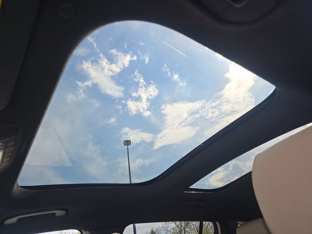 New 2026 Mercedes-Benz GLB 250 4MATIC image 3