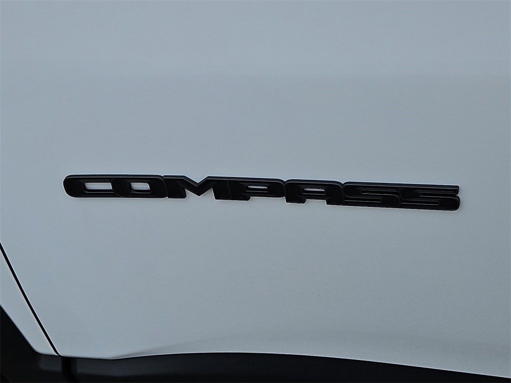 New 2026 Jeep Compass Latitude image 14