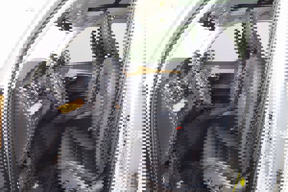 Used 2022 Volvo XC90 T6 Momentum w/ Climate Package image 12