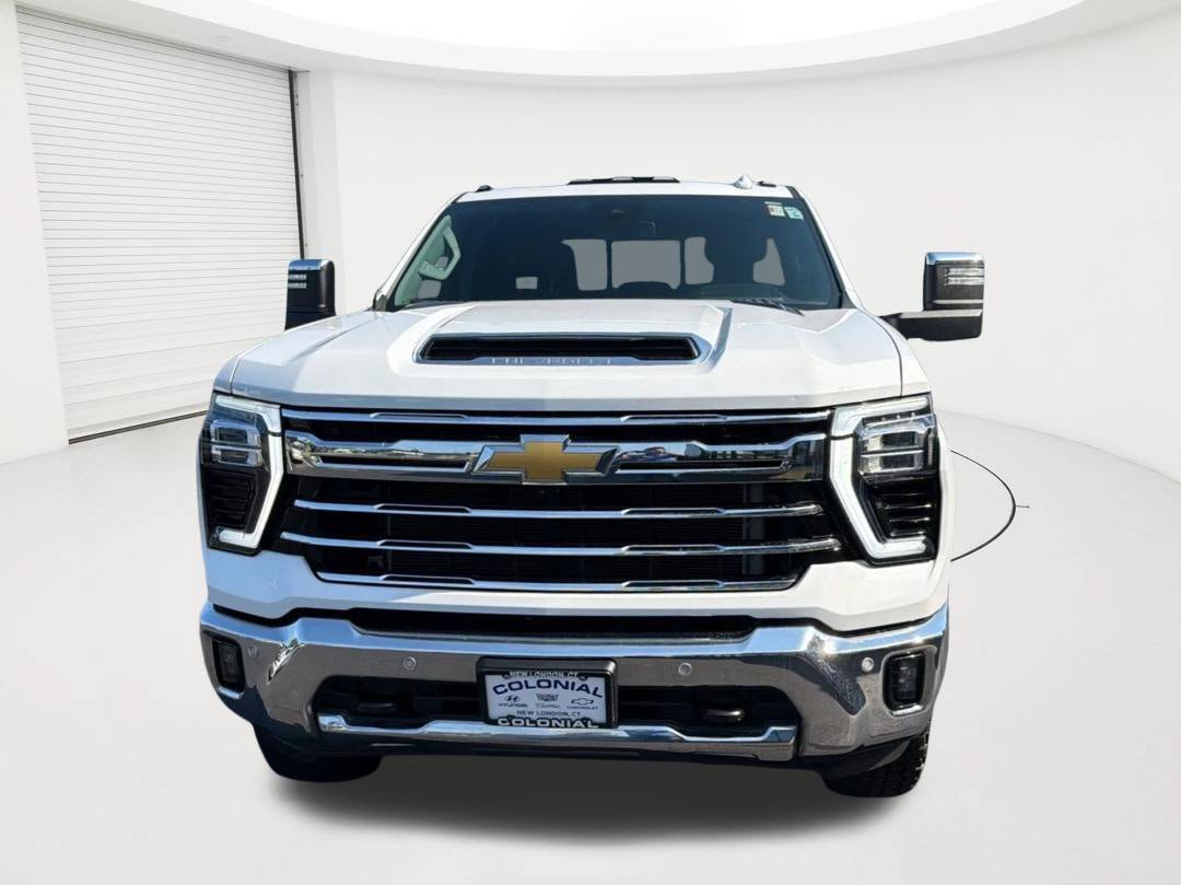 Used 2024 Chevrolet Silverado 2500 LTZ w/ LTZ Convenience Package AWD/4WD image 2